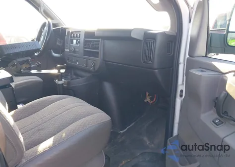 2016 Chevrolet Express 2500 Work Van z USA, uszkodzony, nr VIN 1GCWGAFF9G1336970